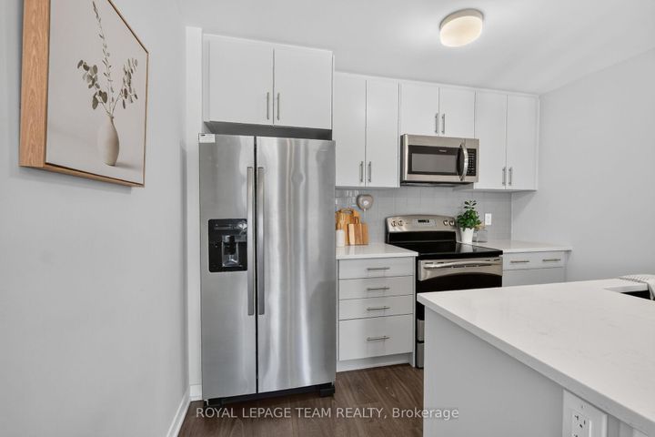 Photo 20 at 218 Parnian Private, Nepean (Half Moon Bay), Ottawa