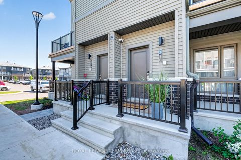 Photo 2 at 218 Parnian Private, Nepean (Half Moon Bay), Ottawa