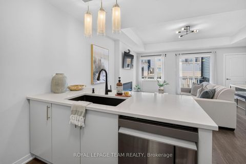 Photo 24 at 218 Parnian Private, Nepean (Half Moon Bay), Ottawa
