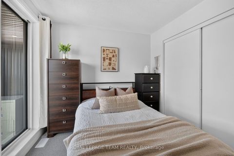 Photo 34 at 218 Parnian Private, Nepean (Half Moon Bay), Ottawa