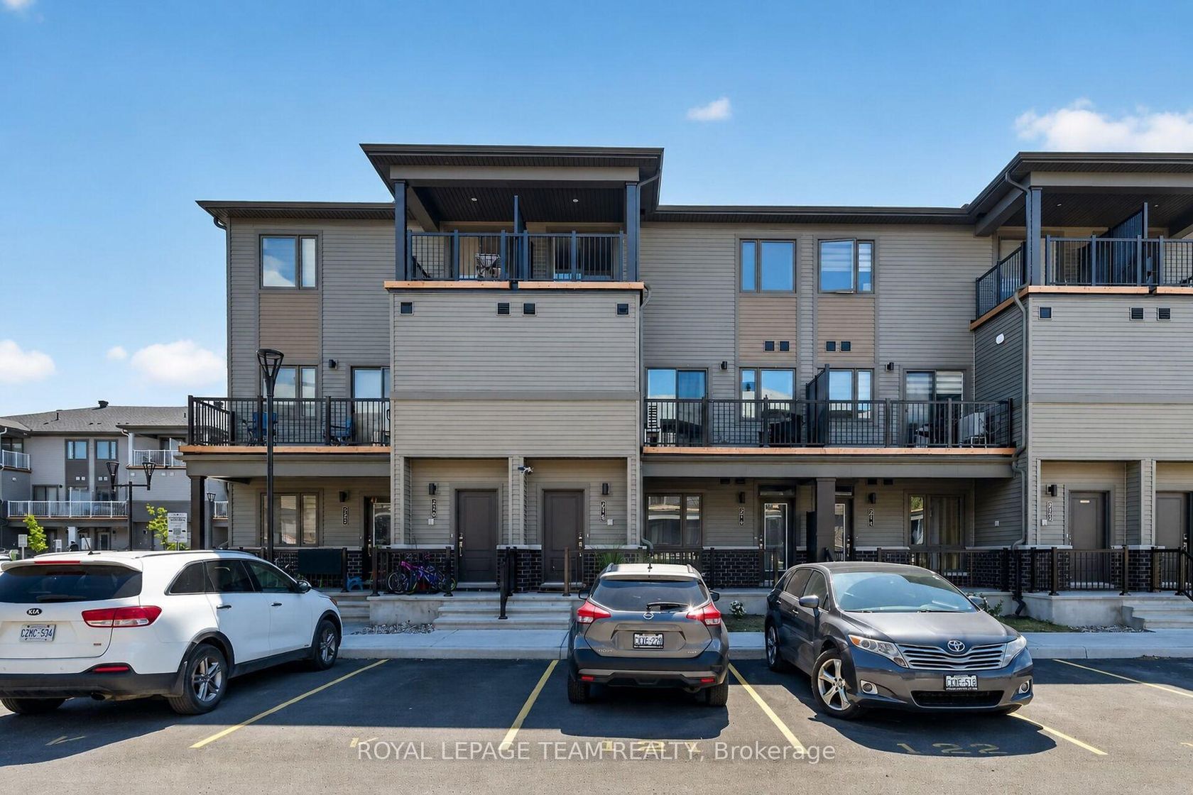 218 Parnian Private, Nepean (Half Moon Bay), Ottawa 