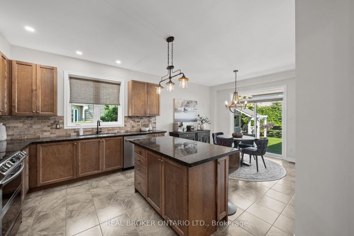 Photo 10 at 2188 Sunset Cove Circle, Nepean (Half Moon Bay), Ottawa