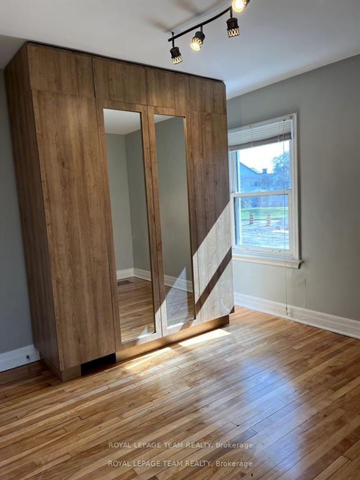 Photo 15 at 9 & 7 Tower Road, Nepean (Meadowlands/St. Claire Gardens), Ottawa