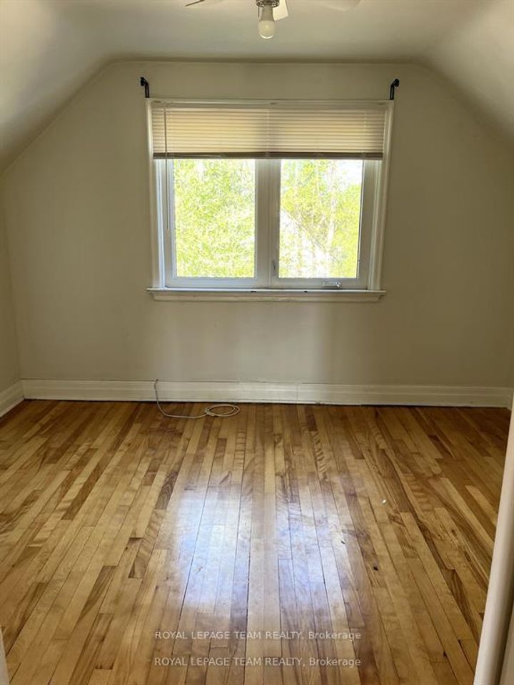 Photo 21 at 9 & 7 Tower Road, Nepean (Meadowlands/St. Claire Gardens), Ottawa