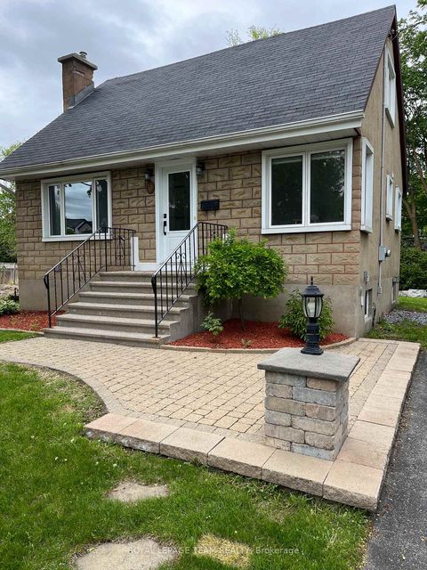 Photo 1 at 9 & 7 Tower Road, Nepean (Meadowlands/St. Claire Gardens), Ottawa