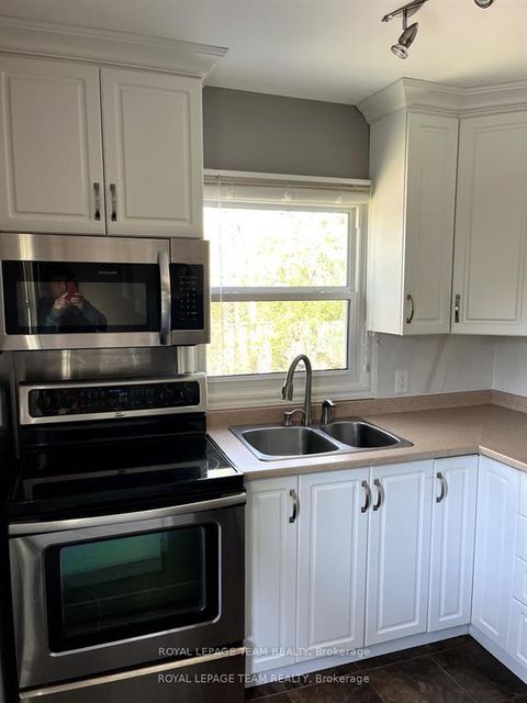 Photo 13 at 9 & 7 Tower Road, Nepean (Meadowlands/St. Claire Gardens), Ottawa