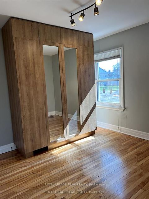 Photo 15 at 9 & 7 Tower Road, Nepean (Meadowlands/St. Claire Gardens), Ottawa