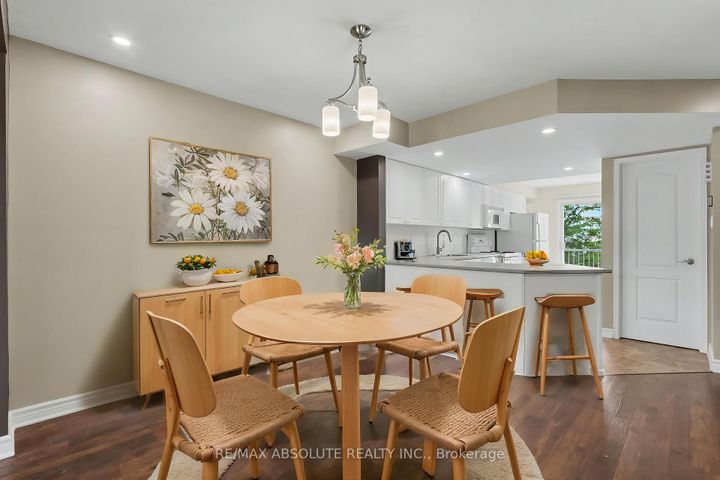 Photo 3 at 294 Cresthaven Drive, Nepean (Barrhaven East), Ottawa