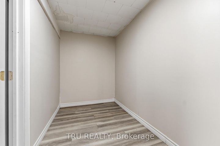 Photo 21 at 950 Meadowlands Drive, Nepean (Carleton Heights), Ottawa