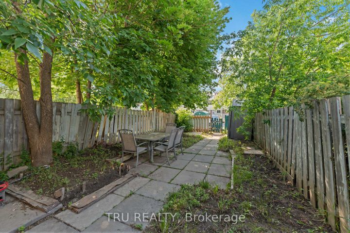Photo 27 at 950 Meadowlands Drive, Nepean (Carleton Heights), Ottawa