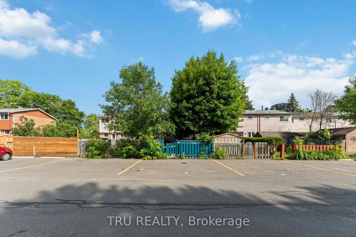 Photo 28 at 950 Meadowlands Drive, Nepean (Carleton Heights), Ottawa