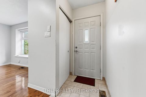 Photo 1 at 950 Meadowlands Drive, Nepean (Carleton Heights), Ottawa