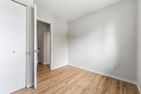 Photo 15 at 950 Meadowlands Drive, Nepean (Carleton Heights), Ottawa