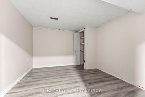 Photo 20 at 950 Meadowlands Drive, Nepean (Carleton Heights), Ottawa