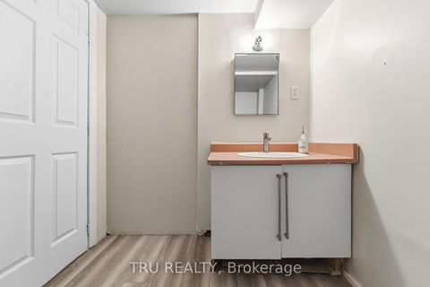 Photo 23 at 950 Meadowlands Drive, Nepean (Carleton Heights), Ottawa