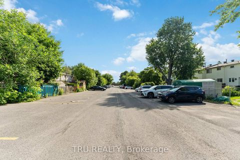 Photo 29 at 950 Meadowlands Drive, Nepean (Carleton Heights), Ottawa