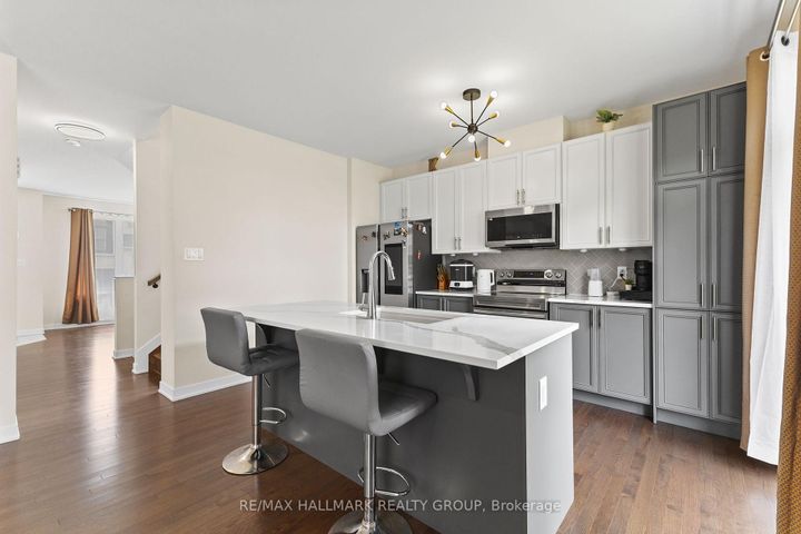 Photo 8 at 360 Peninsula Road, Nepean (Heritage Park), Ottawa