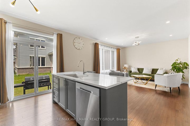 Photo 11 at 360 Peninsula Road, Nepean (Heritage Park), Ottawa