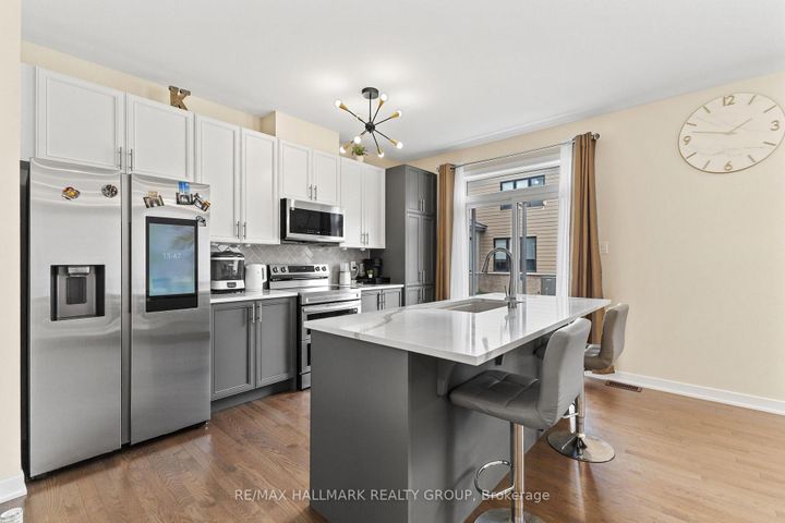 Photo 13 at 360 Peninsula Road, Nepean (Heritage Park), Ottawa