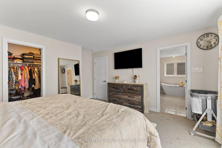 Photo 18 at 360 Peninsula Road, Nepean (Heritage Park), Ottawa