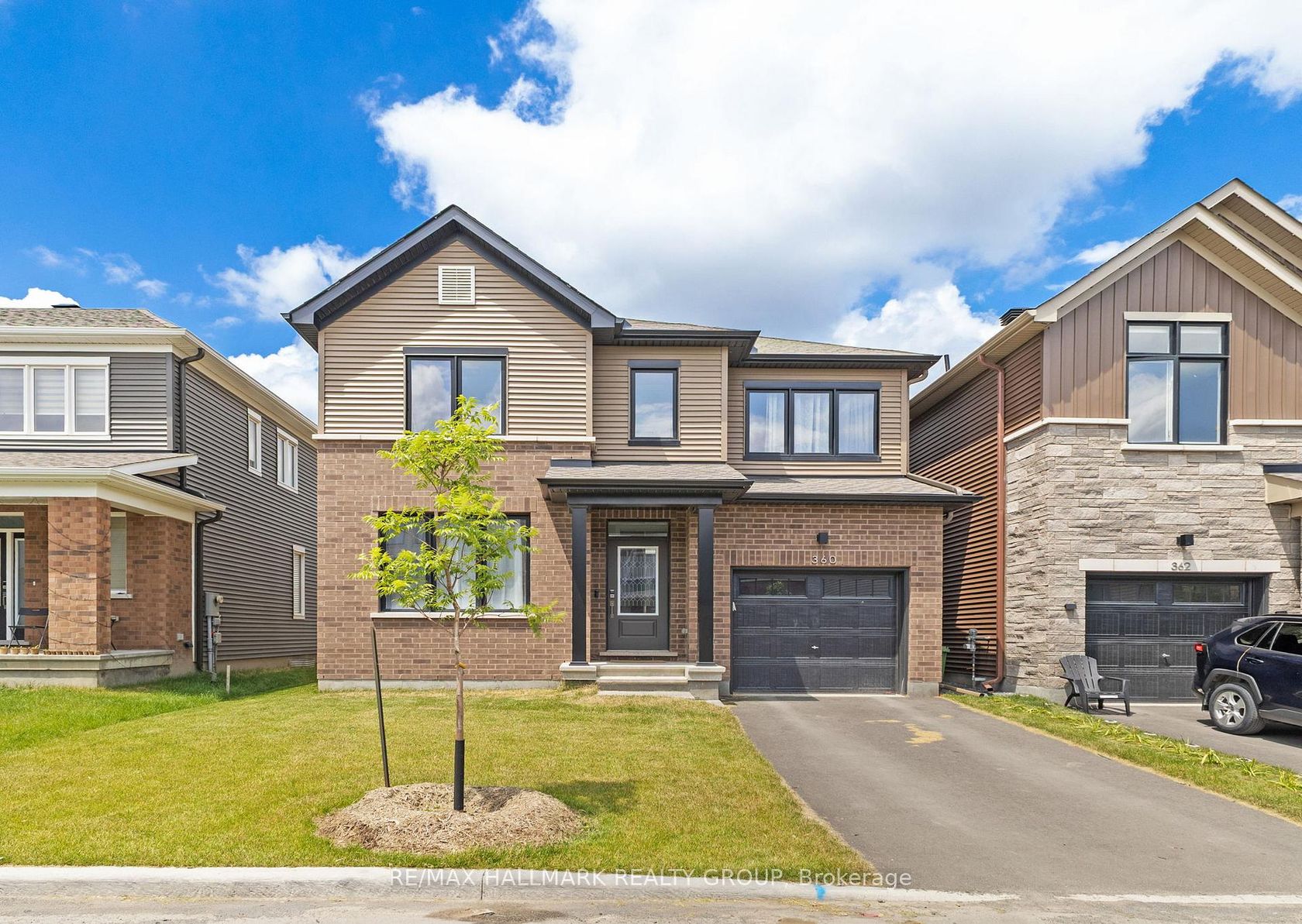 360 Peninsula Road, Nepean (Heritage Park), Ottawa 
