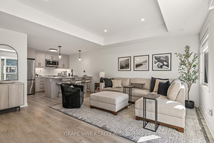 Photo 8 at 369 Olivenite Private, Nepean (Heritage Park), Ottawa