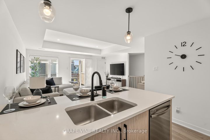Photo 19 at 369 Olivenite Private, Nepean (Heritage Park), Ottawa