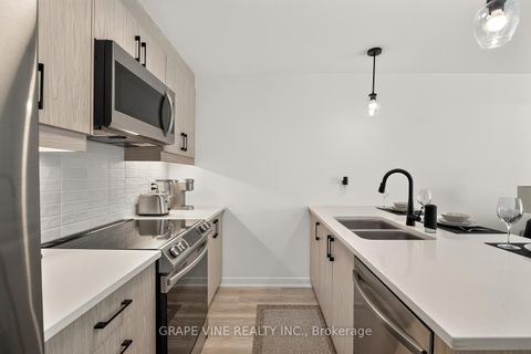 Photo 18 at 369 Olivenite Private, Nepean (Heritage Park), Ottawa