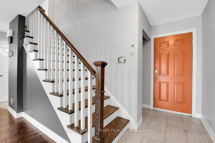 Photo 2 at 87 Grady Crescent, Nepean (Sheahan Estates/Trend Village), Ottawa