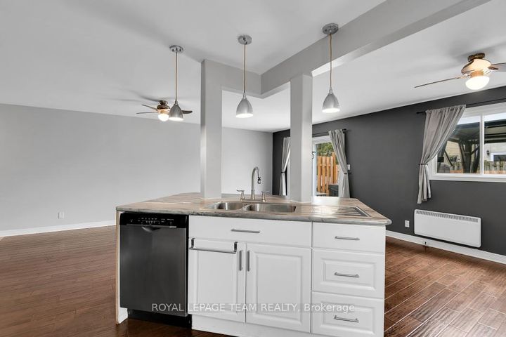 Photo 6 at 87 Grady Crescent, Nepean (Sheahan Estates/Trend Village), Ottawa