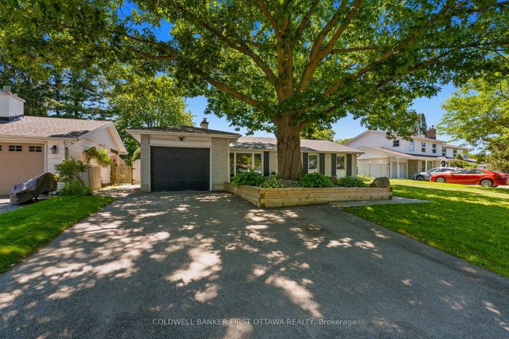 Photo 1 at 12 Bradgate Drive, Nepean (Briargreen), Ottawa