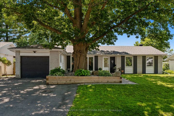 Photo 2 at 12 Bradgate Drive, Nepean (Briargreen), Ottawa