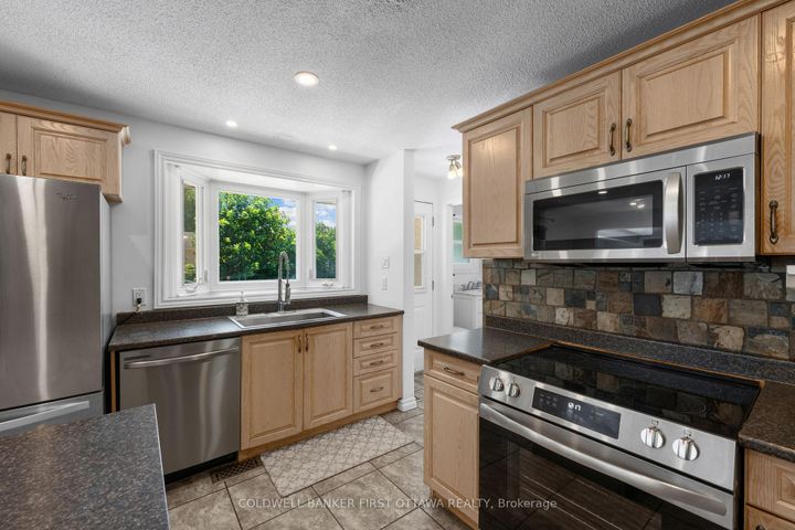 Photo 10 at 12 Bradgate Drive, Nepean (Briargreen), Ottawa