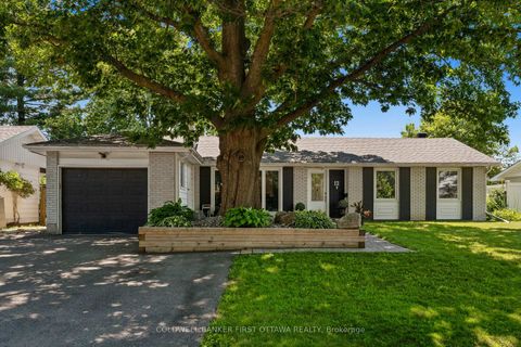 Photo 2 at 12 Bradgate Drive, Nepean (Briargreen), Ottawa