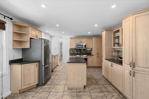 Photo 11 at 12 Bradgate Drive, Nepean (Briargreen), Ottawa