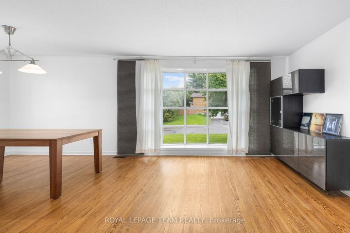 Photo 10 at 40 Woodmount Crescent, Nepean (Borden Farm/Stewart Farm/Carleton Heights/Parkwood Hills), Ottawa
