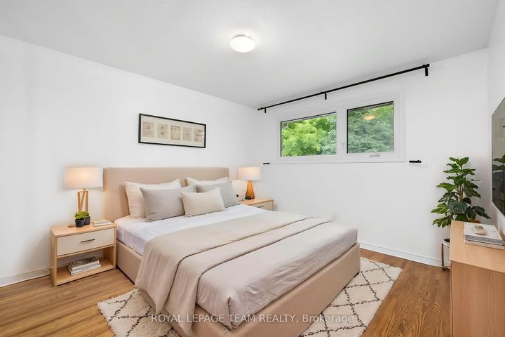 Photo 15 at 40 Woodmount Crescent, Nepean (Borden Farm/Stewart Farm/Carleton Heights/Parkwood Hills), Ottawa