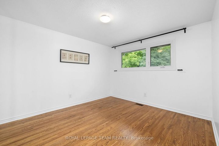 Photo 16 at 40 Woodmount Crescent, Nepean (Borden Farm/Stewart Farm/Carleton Heights/Parkwood Hills), Ottawa