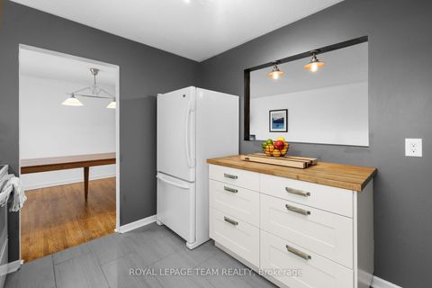 Photo 5 at 40 Woodmount Crescent, Nepean (Borden Farm/Stewart Farm/Carleton Heights/Parkwood Hills), Ottawa