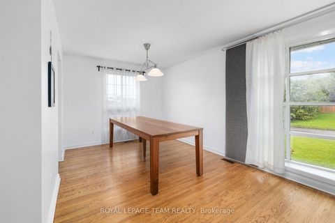 Photo 7 at 40 Woodmount Crescent, Nepean (Borden Farm/Stewart Farm/Carleton Heights/Parkwood Hills), Ottawa