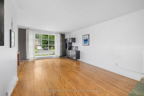 Photo 14 at 40 Woodmount Crescent, Nepean (Borden Farm/Stewart Farm/Carleton Heights/Parkwood Hills), Ottawa