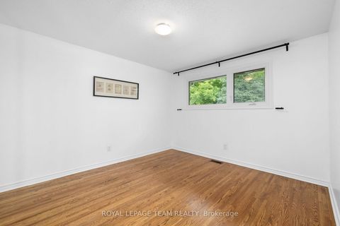 Photo 16 at 40 Woodmount Crescent, Nepean (Borden Farm/Stewart Farm/Carleton Heights/Parkwood Hills), Ottawa
