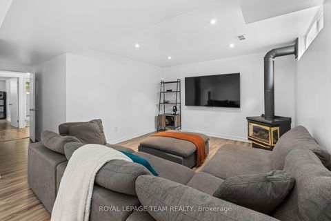 Photo 22 at 40 Woodmount Crescent, Nepean (Borden Farm/Stewart Farm/Carleton Heights/Parkwood Hills), Ottawa