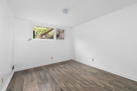 Photo 25 at 40 Woodmount Crescent, Nepean (Borden Farm/Stewart Farm/Carleton Heights/Parkwood Hills), Ottawa