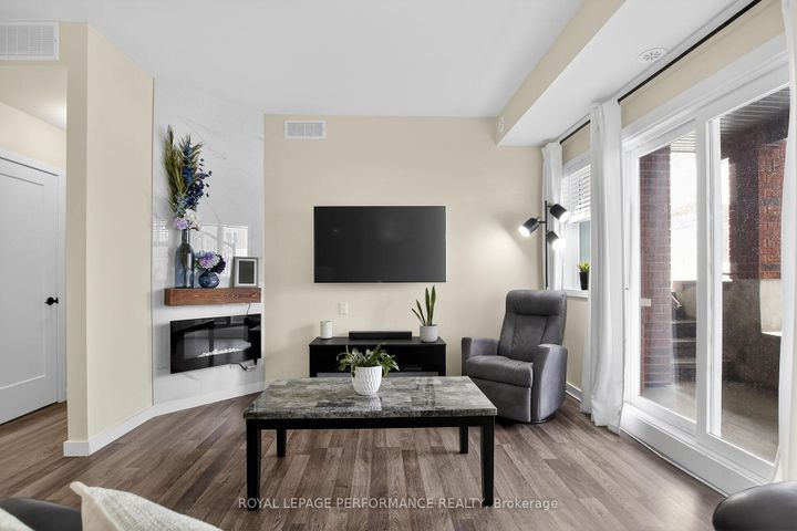 Photo 23 at B - 135 Harthill Way, Nepean (Heritage Park), Ottawa