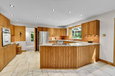 Photo 7 at 7 Mid Pines Grove, Nepean (Cedar Hill/Orchard Estates), Ottawa