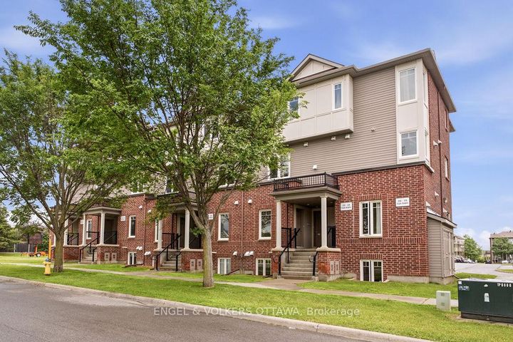 Photo 0 at 270 Espin Heights, Nepean (Stonebridge), Ottawa
