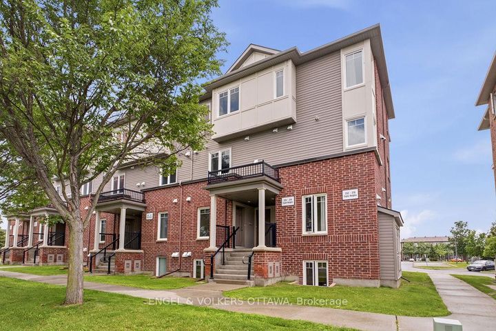 Photo 1 at 270 Espin Heights, Nepean (Stonebridge), Ottawa