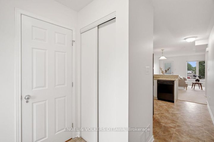 Photo 5 at 270 Espin Heights, Nepean (Stonebridge), Ottawa