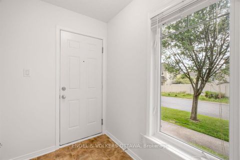 Photo 4 at 270 Espin Heights, Nepean (Stonebridge), Ottawa